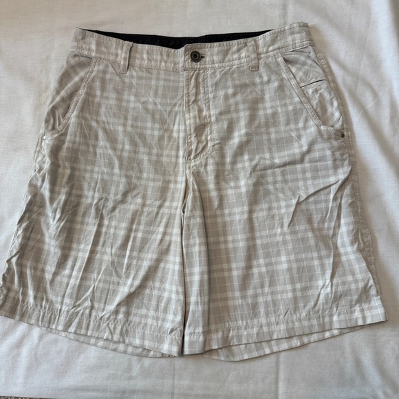 Lululemon 34 Gray Plaid Golf Chino Shorts ~ Nylon Stretch Preppy Athleisure - Picture 1 of 8